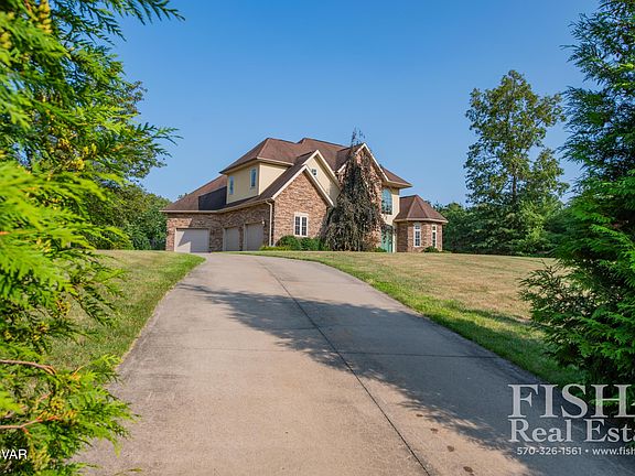 3rd image of 1305 Bonair Dr