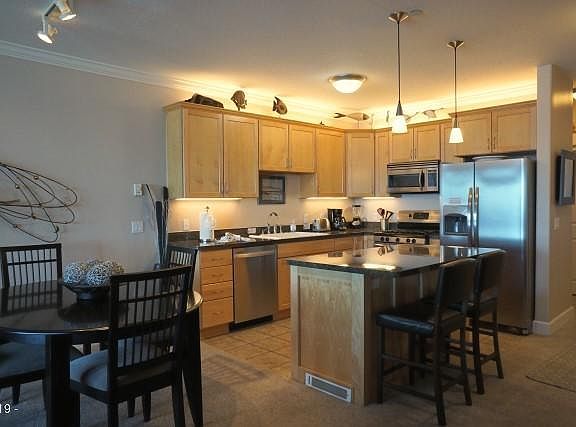 5th image of 1723 NW Harbor Ave #11
