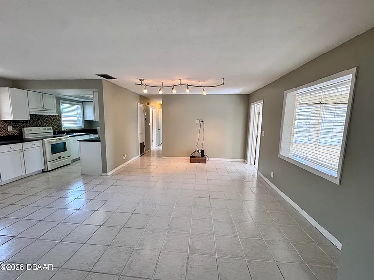 302 Fox Pl — Photo 7