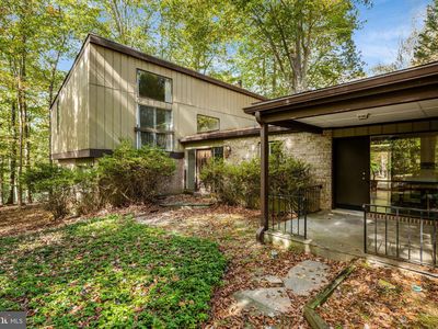 9506 Watts Rd, Great Falls, VA, 22066