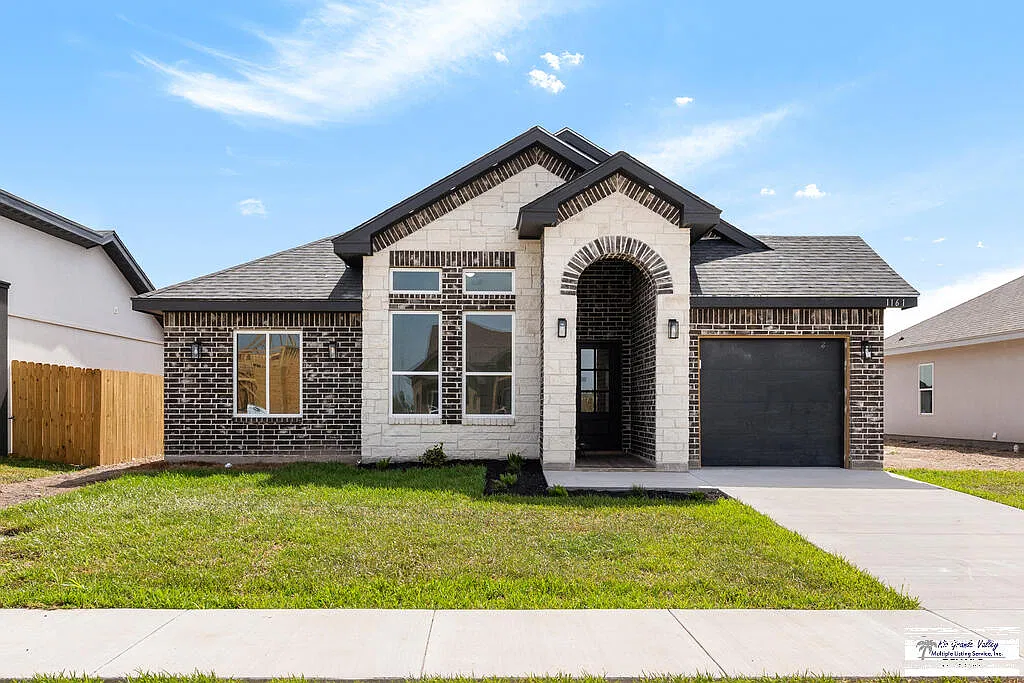 3 bed, 2.5 bath, 1492 sqft, $2,450 — Photo 1