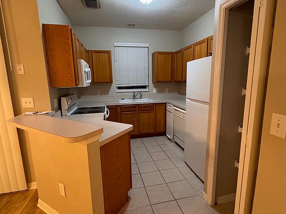 5th image of 2152 Golden Oak Ln