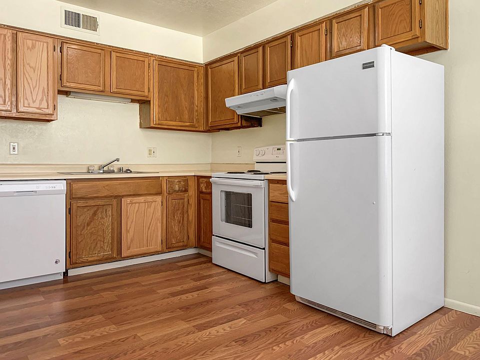 1st image of 540 Ortiz Dr SE APT C