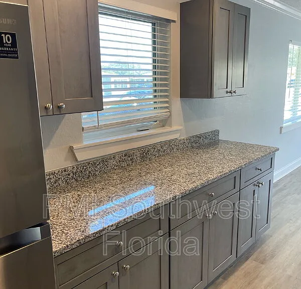 6367 Gateway Ave — Photo 10