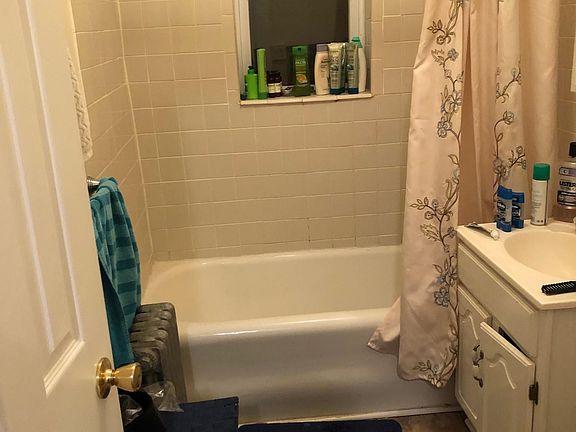 5th image of 460 Franklin Ave APT C6