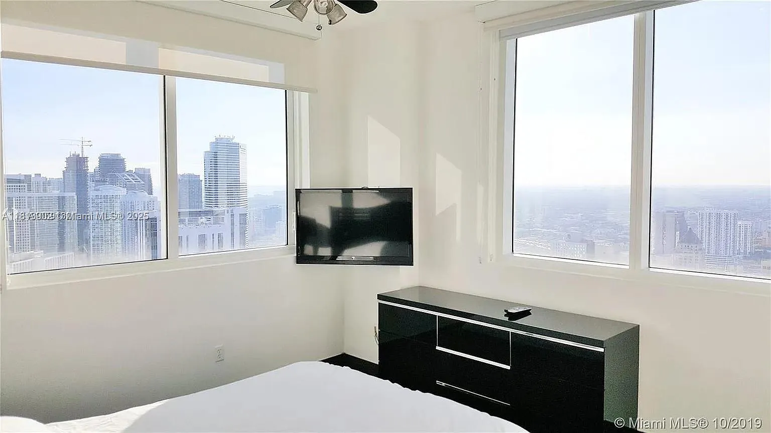 3 bed, 3.0 bath, 1795 sqft, $8,000 — Photo 3