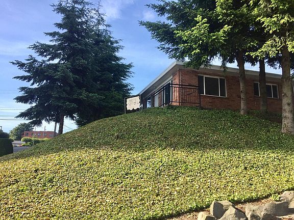2nd image of 3202 Pacific Ave
