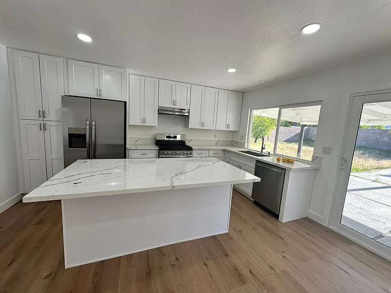 7680 Lombardy Ave — Photo 12
