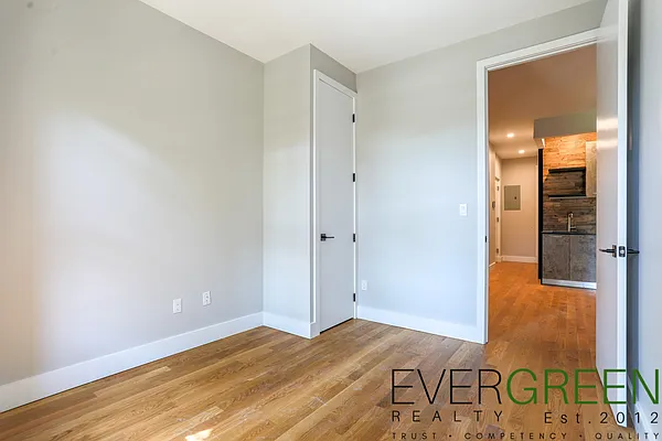 Rented by ERNY LLC | media 17