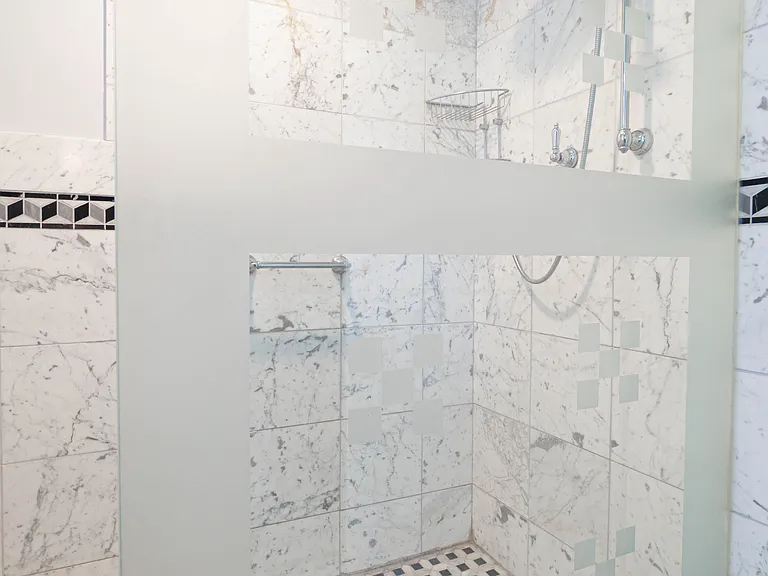 1210 N Astor St #3B — Photo 7