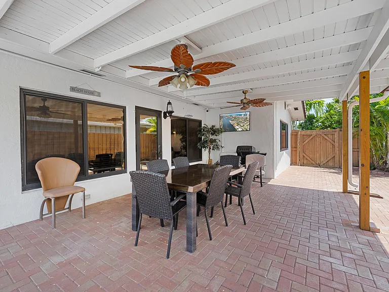 3211 Seaward Dr — Photo 8