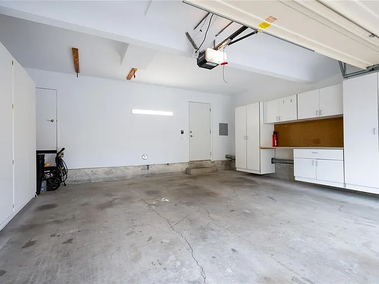3 Opera Ln — Photo 29