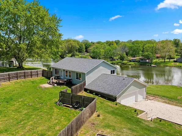 16135 E Blackfoot Dr, Cuba, IL 61427