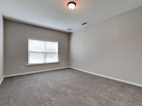 4th image of 249 Palazzo Cir