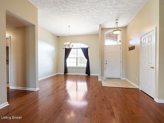 5th image of 165 Mallard Lake Blvd
