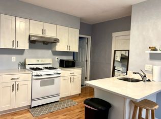 24 Mullen Ct #1, Newton Highlands, MA 02461