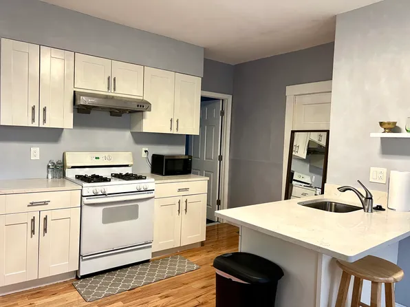 24 Mullen Ct, Newton Highlands, MA