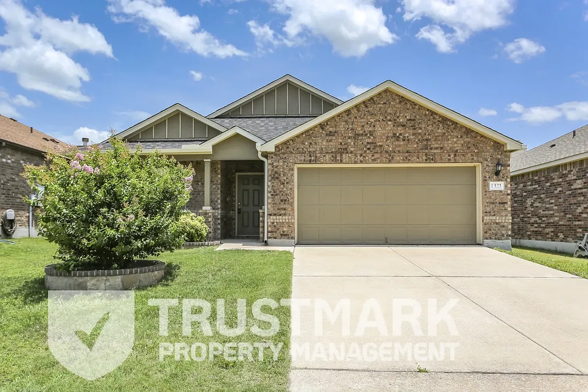 Photo 1 of 31 - 1321 Cozy Creek Dr - Temple, TX Primary Photo - 1321 Cozy Creek Dr
