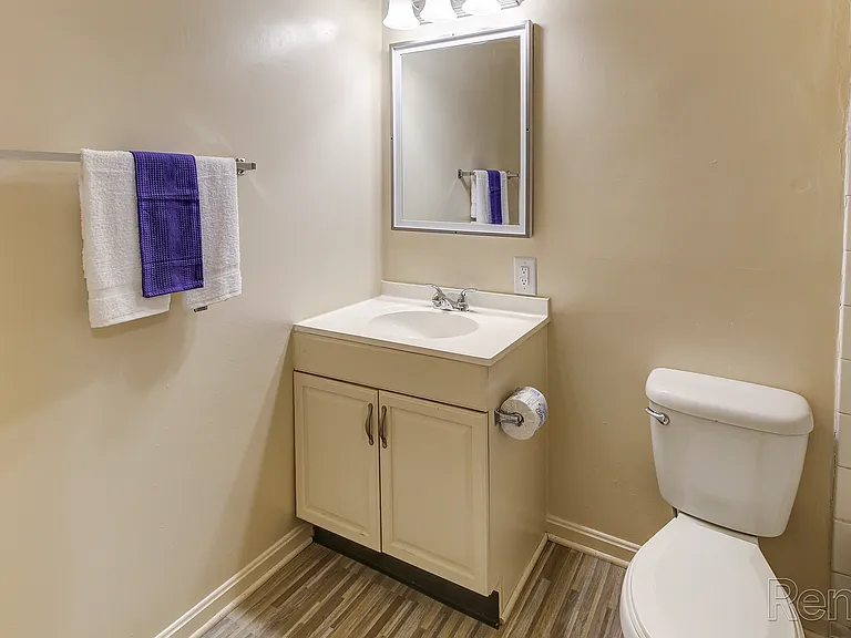 Glenview Apartments — Photo 102