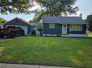 27 S Elm St, Jefferson, OH 44047