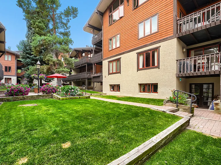 434 Gore Creek Dr #D-2 — Photo 24