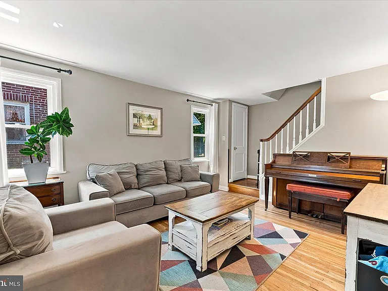 416 Valley View Rd — Photo 10