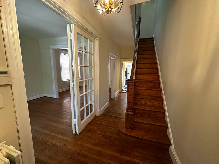 1223 F St NE — Photo 2