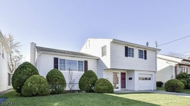 1st image of 2462 Woodside Rd