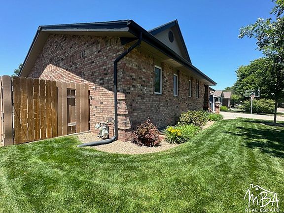 3rd image of 3307 Yellowstar St