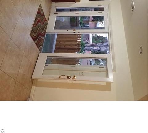 4th image of 9537 Rosecrans Ave