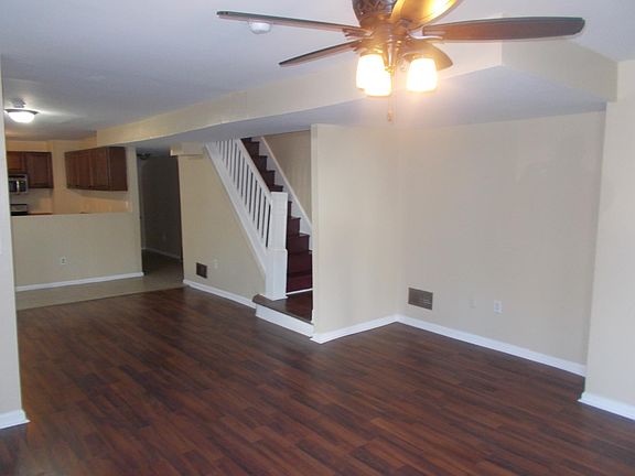 2nd image of 300 S Claymont St