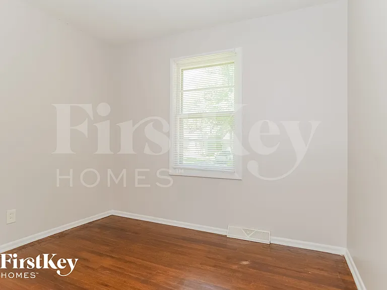 8305 E 110th St — Photo 12