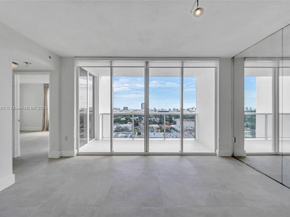 2nd image of 1800 Sunset Harbour Dr #1815