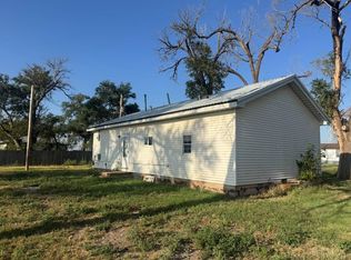 705 6th St, Burlington, OK 73722
