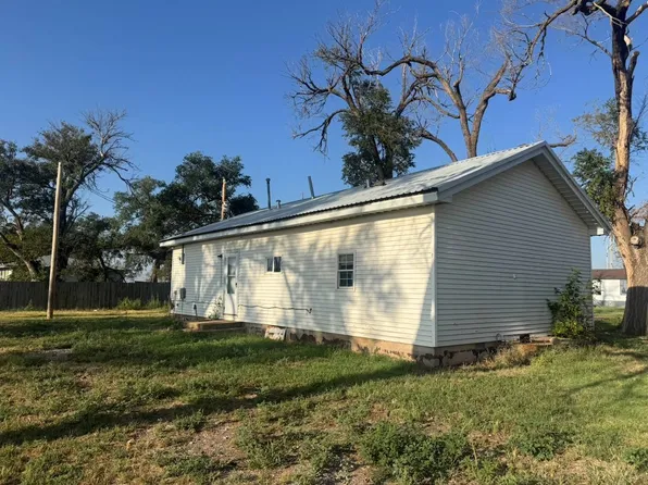 705 6th St, Burlington, OK 73722