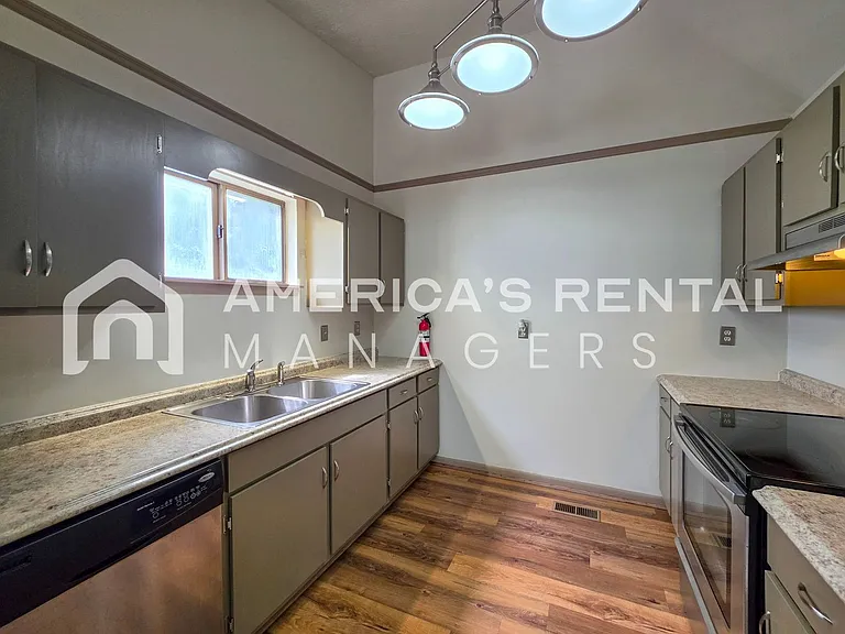 3100 Apple Valley Ln — Photo 13