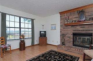3rd image of 9117 Parktop Ln APT D