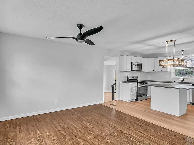 375 Austin Park Dr — Photo 11