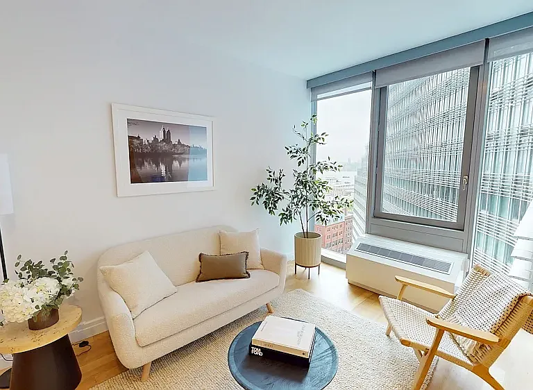 550 W 54th St #1412 — Photo 3