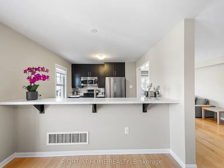 291 Woodley Cres — Photo 16