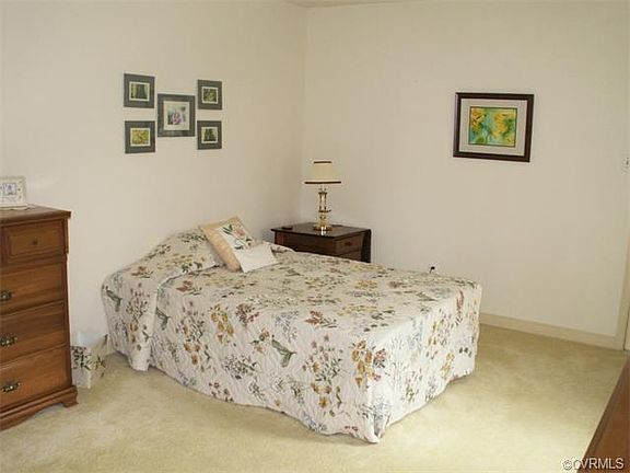 2nd image of 7832 Lakeforest Dr