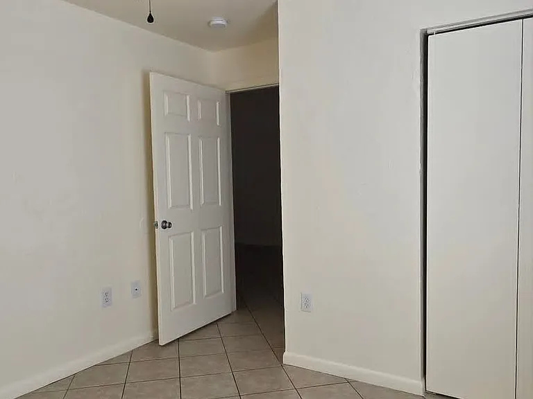 8325 Omaha Cir — Photo 12