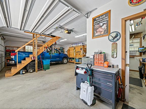 5th image of 153 Eagle Crest Dr