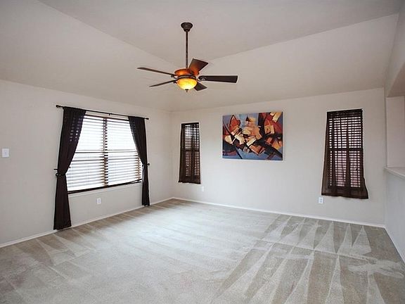 4th image of 805 Bamboo Dr