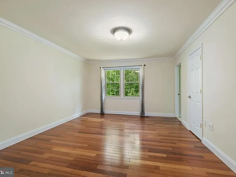 11426 Dorchester Ln — Photo 16