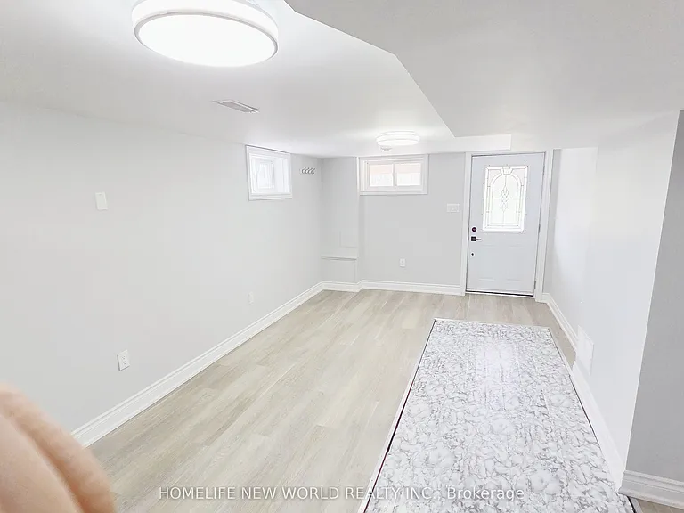 531 Ritson Rd N #1 — Photo 6