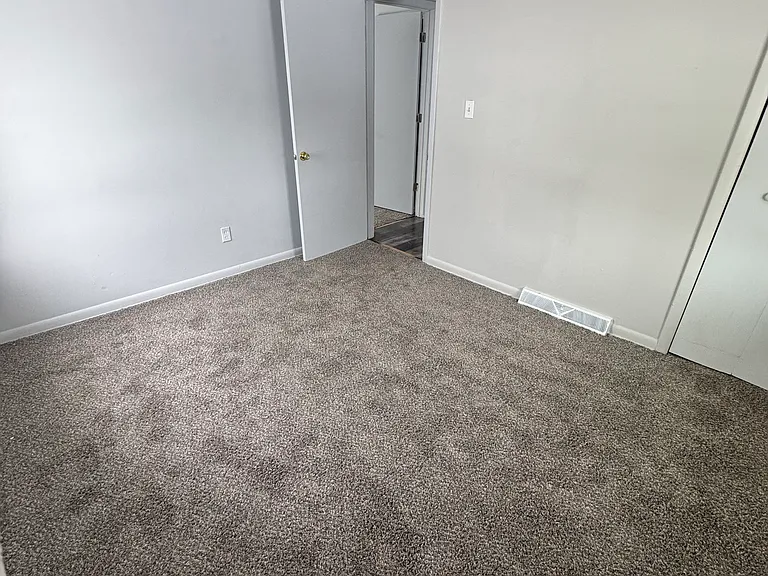 15424 Oldham St — Photo 8