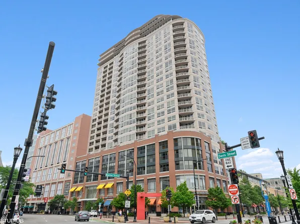 807 Davis St Unit 2210, Evanston, IL 60201
