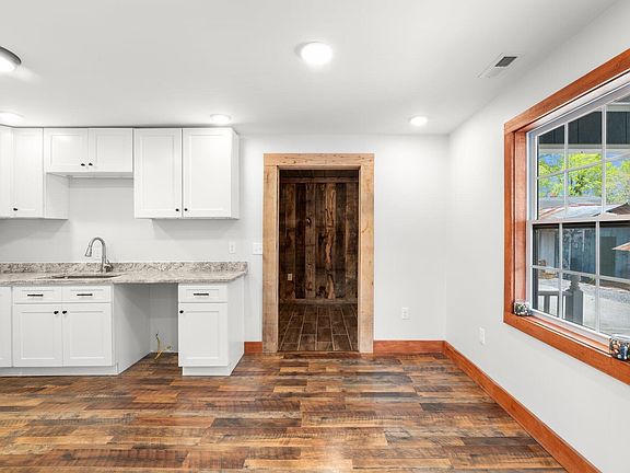 5th image of 804 Eastanallee Ave