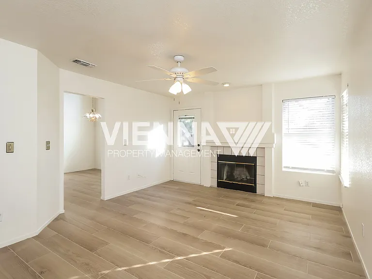 8263 Windwood Way — Photo 4